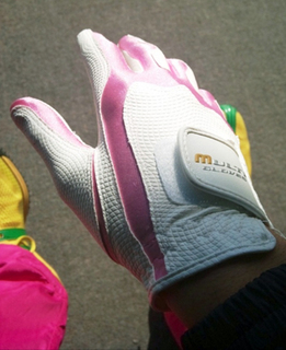 migiteglove.jpg